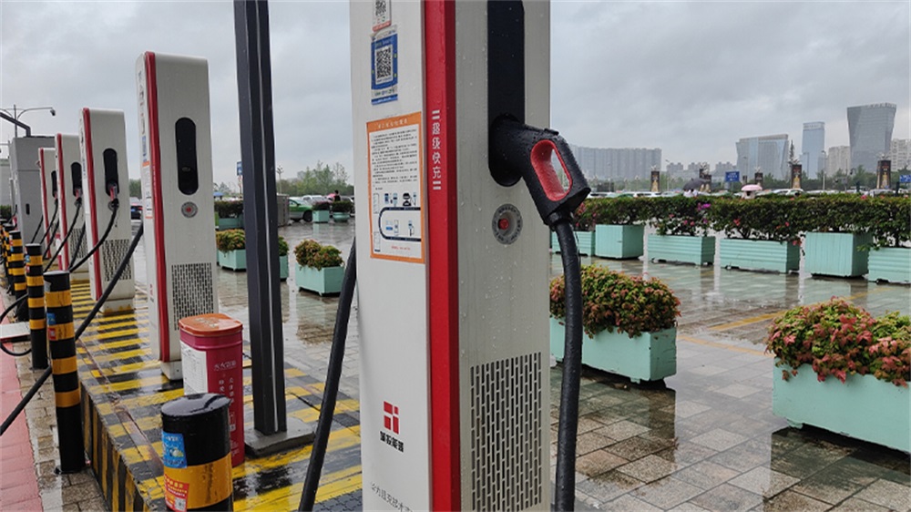 华智诺：充电站乡镇全覆盖，乡村告充电难(图1)