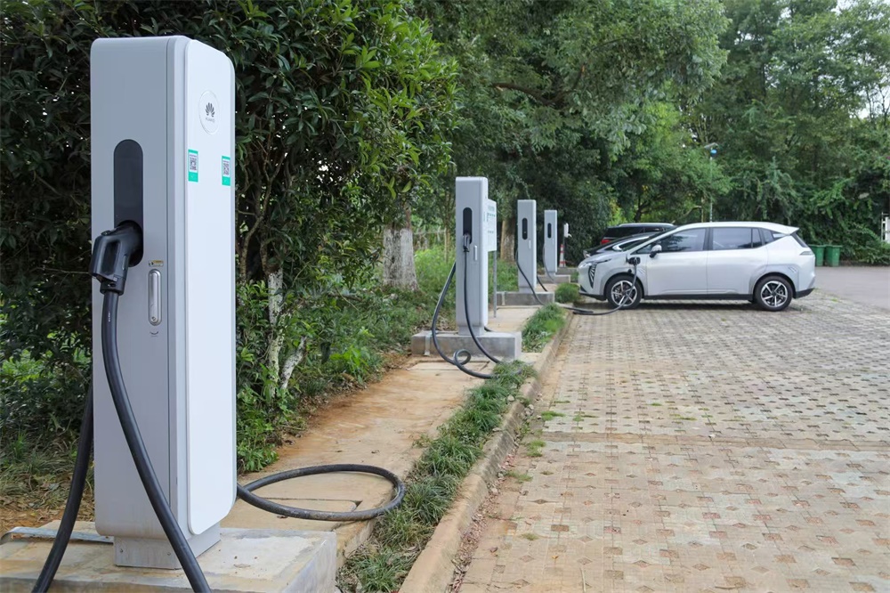 峨眉山符溪华为充电站(图1)