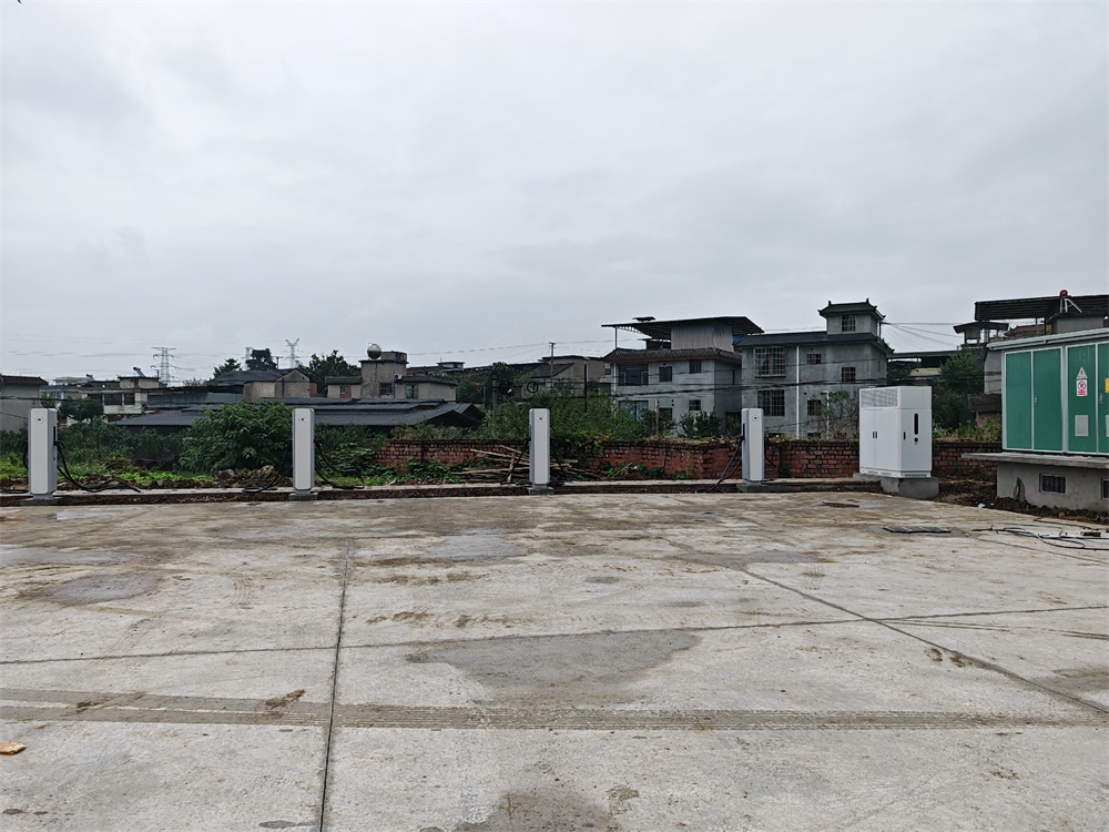 峨眉山罗目古镇华为充电站(图2)